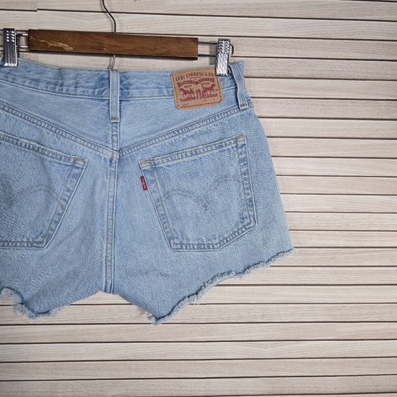 Levi's cut off jean shorts - Picture 9 of 13